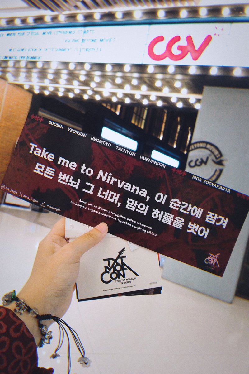 yawnzznfrvr's tweet photo. literally had sooooo much fun today, met my moa besties and enjoy every second of moacon🤙🏼

special thx buat fribis yg superduper gemacc ituu @moa_jogja @terrybemine @520darlhealing dan yang gatau usnnya timaaciww banyakkk banyakkk🫶🏼 https://t.co/qUWyVpgaQL
