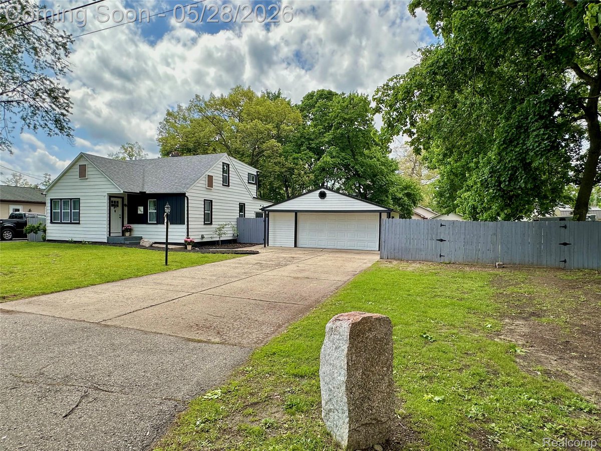 pearson_monique's tweet photo. 📅 OPEN HOUSE | ⏰ Sun, Jun 07, 2026 01:00 PM - 04:00 PM

🏠 2349 W Ellery Avenue E, Waterford Charter Township, MI 48327

https://t.co/uSt5gc4ccW https://t.co/J2YQGoNyHT