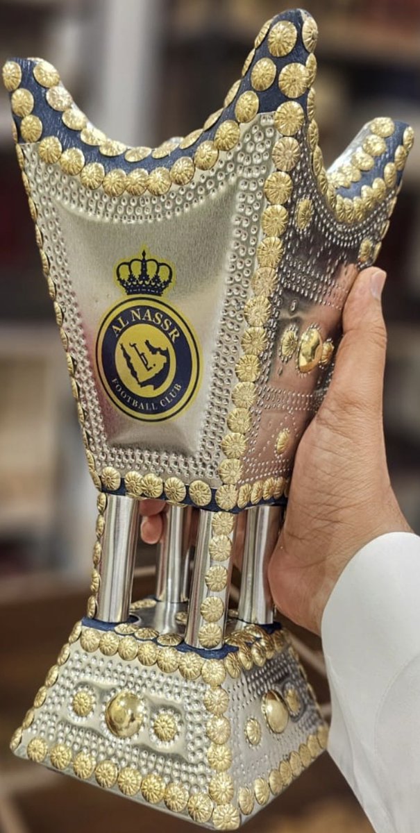 DrMajedAlharbi's tweet photo. وصلتني هذا المساء هدية الاخ محمد سعد الشمري من حايل 
هذه الهدية الرمزية تعبر  عن ما يحمله من كرم حاتمي وستظل هذه المناسبة جميله بجمال وتواصل الاخ ابو سعد 
ممنون لك  ايها النبيل 
#حائل 
#العديم
#النصر_بطل_السعودية https://t.co/GvSiQaye66