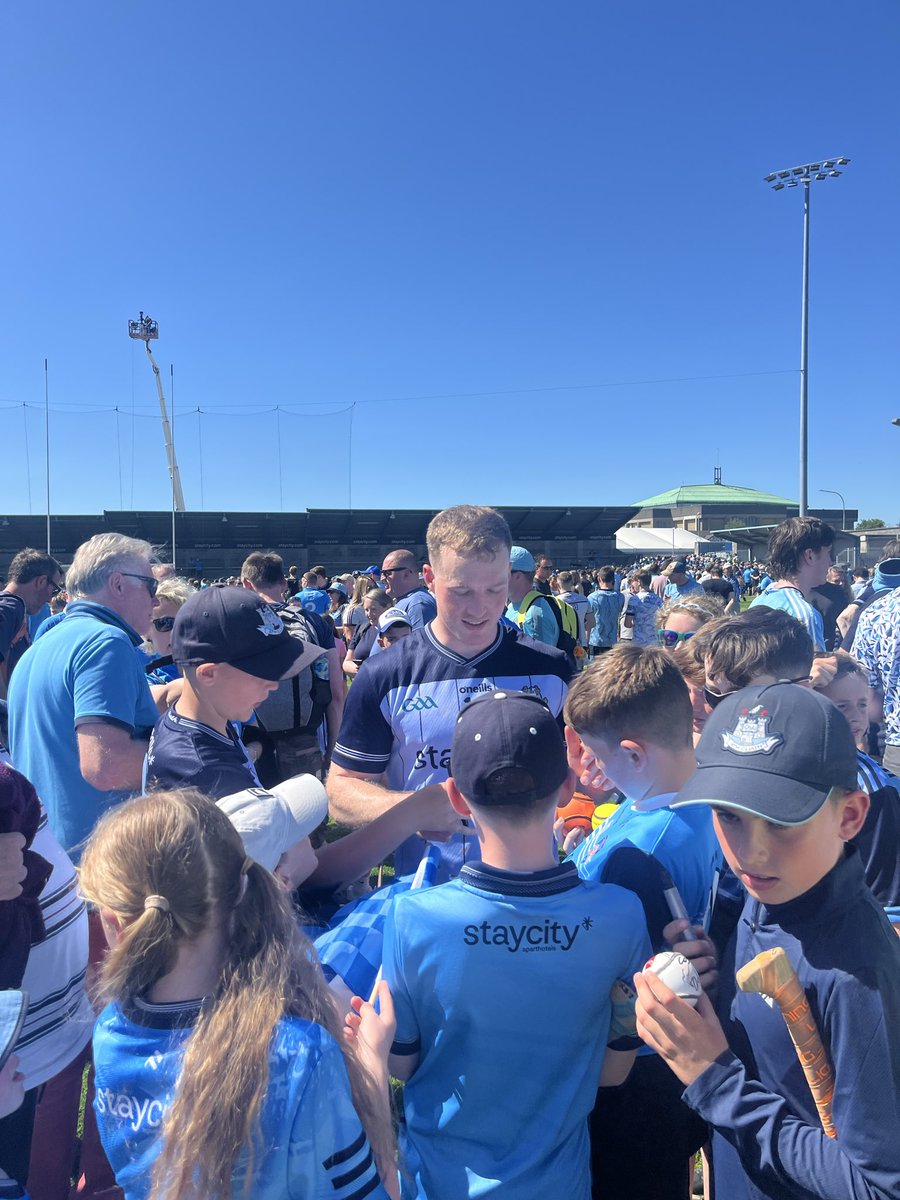 jackomango's tweet photo. Hurling country 
@StBrigidsGAA https://t.co/rkZYM0mPYr