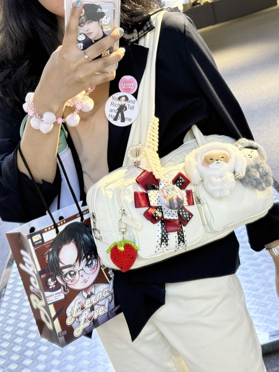 ꒰ঌ ℯ𝓁𝓁 ໒꒱ tweet media