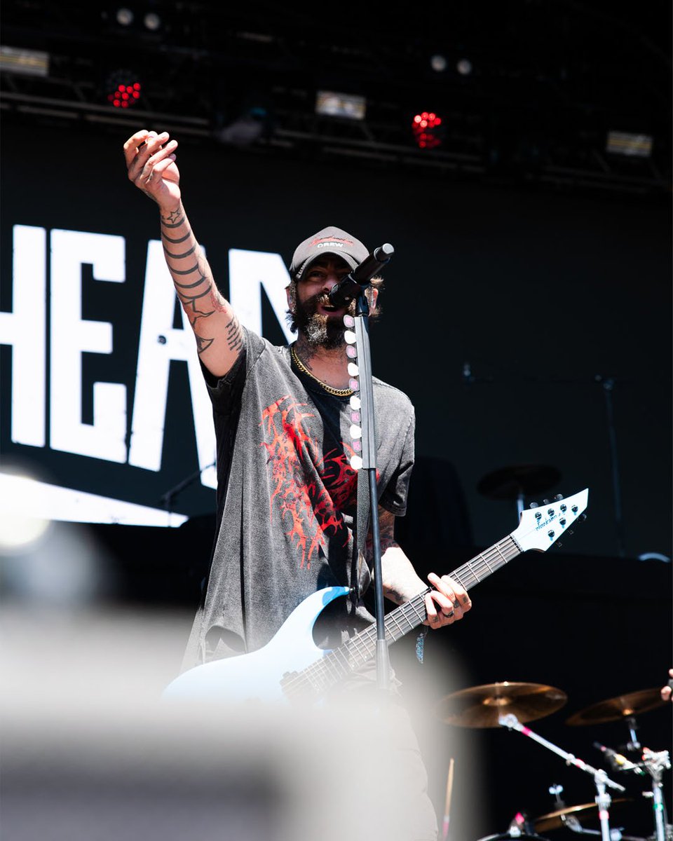 zebrahead's tweet photo. Slam Dunk North, that was insane.
You guys partied hard despite the heat, thank you so much!🍻 https://t.co/sEf4Zie661