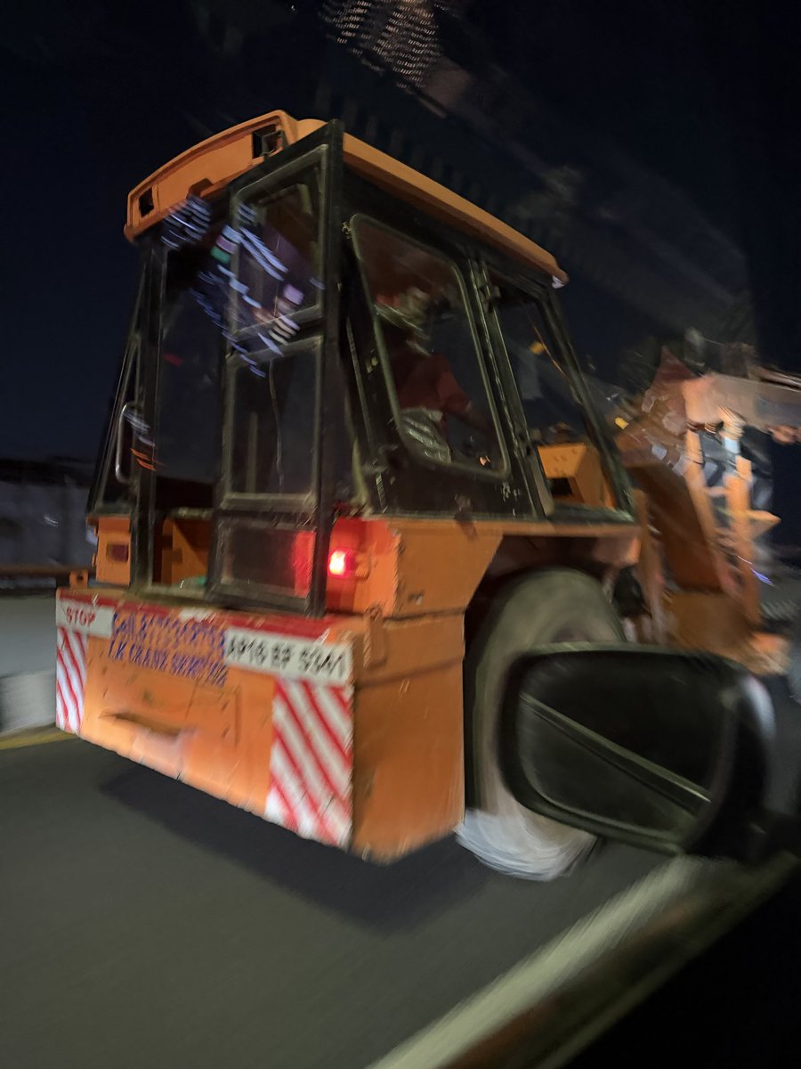 Priyankainani's tweet photo. @HYDTP please see the bulldozer on the PVNR expressway Near Attapur https://t.co/FXge78Rjpw