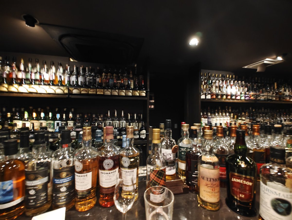 rin_88astro's tweet photo. 良きライブ、良き活躍を見届けたあとは、いつもお世話になっている 神戸のbar  Main  Malt さん へ。
後藤さん、いつもありがとうございます。 また明日から、お仕事も頑張れそうです。
お身体もどうかご自愛ください…。 これからも末永く、何度でも通わせてください。。 https://t.co/5jzvinT2Jd