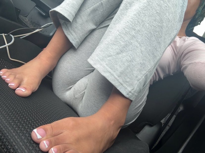 aylaapyt's tweet photo. feet w/ a phat 🐱😛 #sellingcontent #nsfw https://t.co/vSU4fidgVV