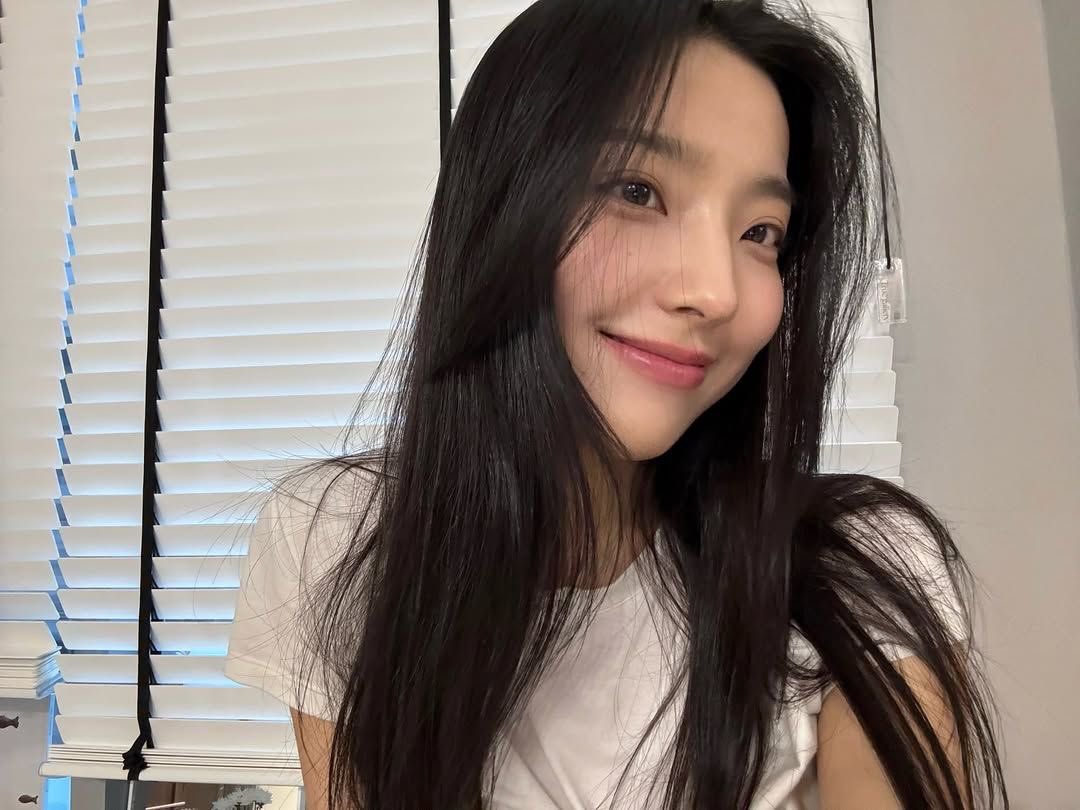 INSEQUENCES's tweet photo. ️ ️
Kinda late but…
pretty mode              vs              handsome mode
 ️ ️ ️ https://t.co/gNxnMGAAAA