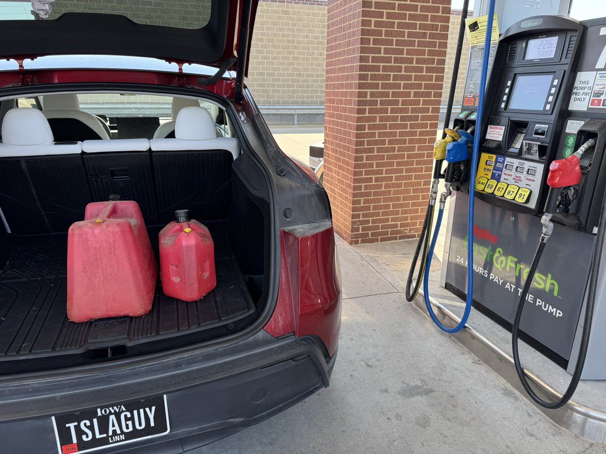 Jim - Iowa Tesla tweet media
