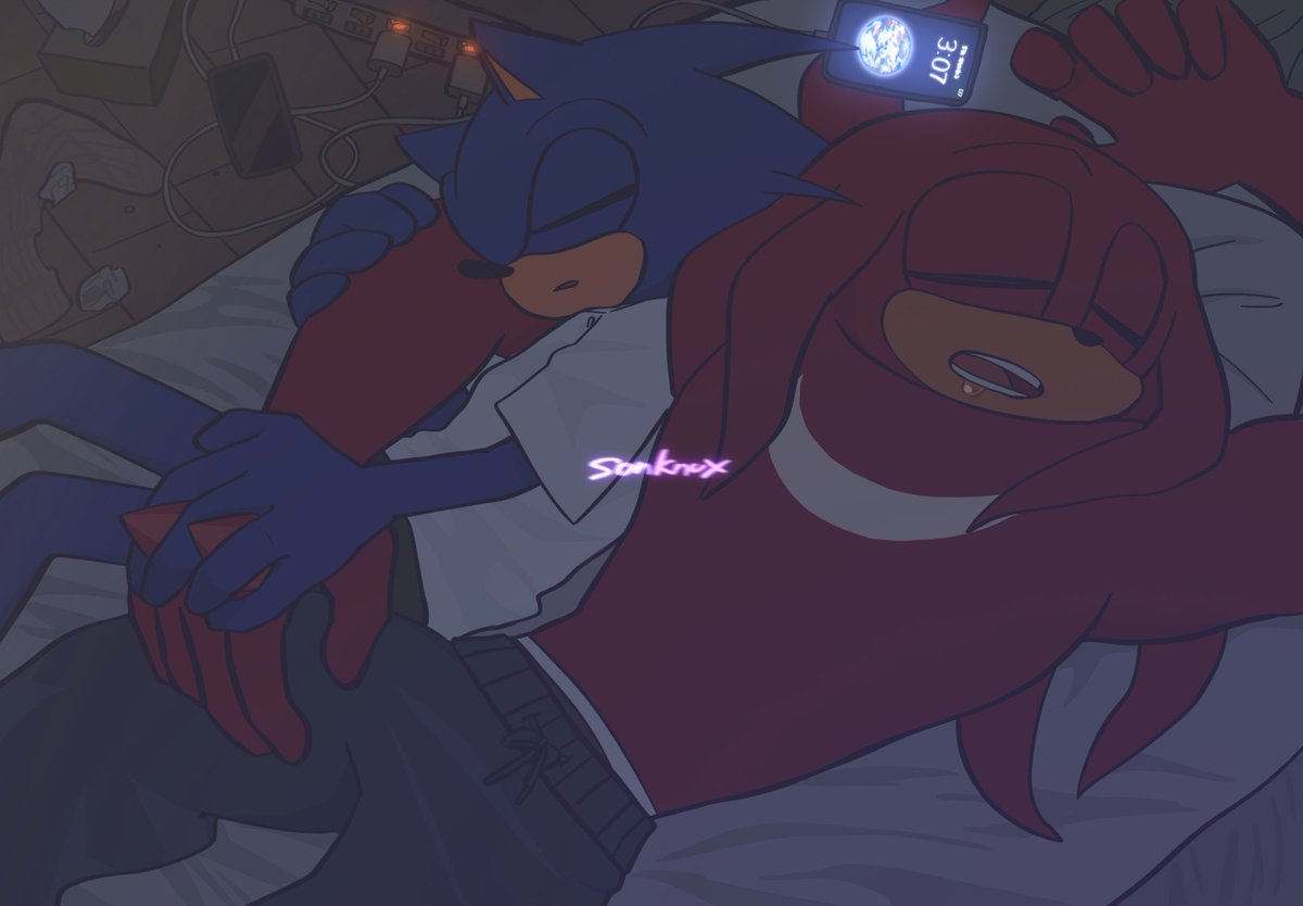 kashydd's tweet photo. 丁度いい抱き枕　#sonknux https://t.co/oBfH6DptyH