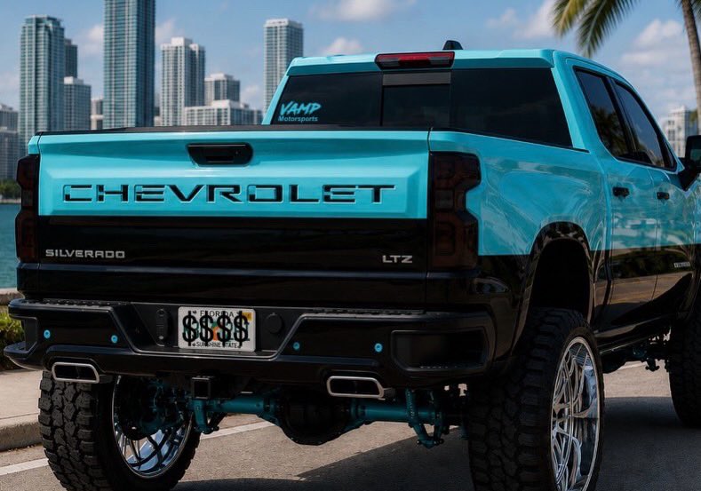izabellsanchez0's tweet photo. Mmm that ass looks good @vampmotorsports https://t.co/dAmjmAU7iI