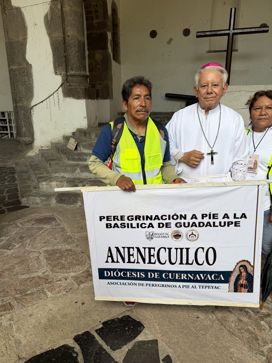 MonsRamonCastro's tweet photo. El próximo Miércoles 27 de mayo nuestra Diócesis habrá de realizar su Peregrinación a la Basílica de Guadalupe.
El día de hoy sale el contingente que hará el recorrido a pie.
Luego de la Eucaristía de envío, les he dado la bendición.
Dios los acompañe y proteja!
Ánimo! https://t.co/e7FWv6opDq