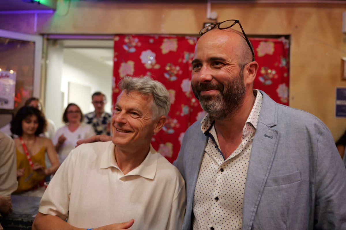 Fabien_Roussel's tweet photo. Rencontre avec @VBouget, maire de Nîmes, pendant la feria mais aussi pour échanger sur les enjeux auxquels nos collectivités sont confrontées.

Nous partageons ce combat essentiel dans nos communes: protéger nos concitoyens et faire vivre les services publics de proximité. https://t.co/rk88fXvdLn