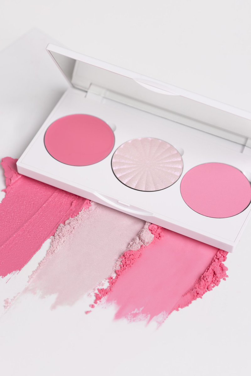 OFRACosmetics's tweet photo. The OFRA X @pauldaobeauty Collection is packed with playful pinks, iridescent finishes, and juicy shine designed to make every look feel brighter and more fun! 💖⁠#ofraxpauldao 
⁠
🎨 Dao Dynasty Midi Palette  ⁠
💋 What’s Poppin Lip Gloss⁠
✨ Clock It Sparklights Topper https://t.co/14oUYijy5u