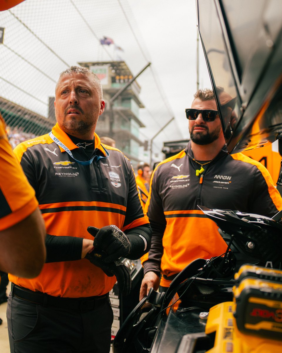 LEGACYMotorClub's tweet photo. Cheering on the CLUB today as they support the @ArrowMcLaren 31 team in the #Indy500 https://t.co/IHsWRMBhhe