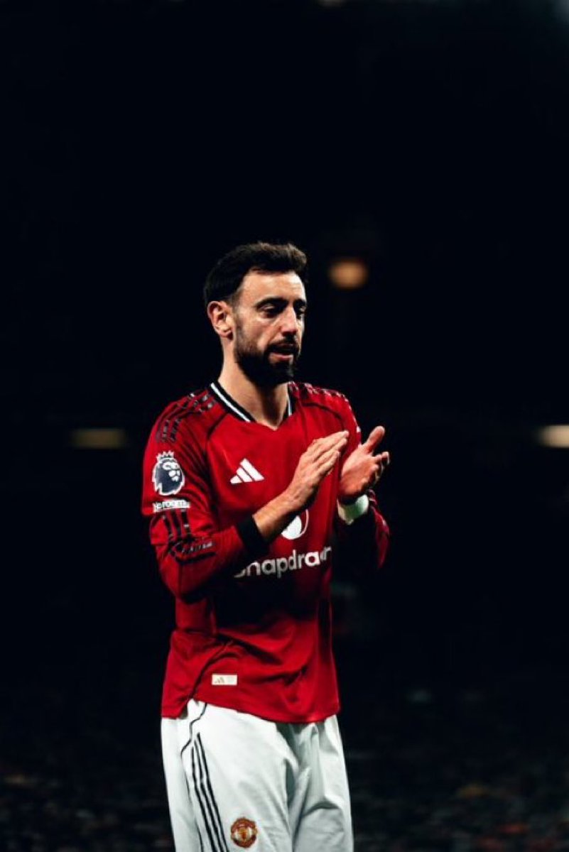 gorgeous4ew's tweet photo. عاجل ورسمياً:

برونو فيرنانديز أصبح اللاعب الأكثر صنعاً للأهداف في تاريخ البريميرليغ خلال موسم واحد، متخطياً هنري ودي بروين.👑 https://t.co/472tnjYJAE