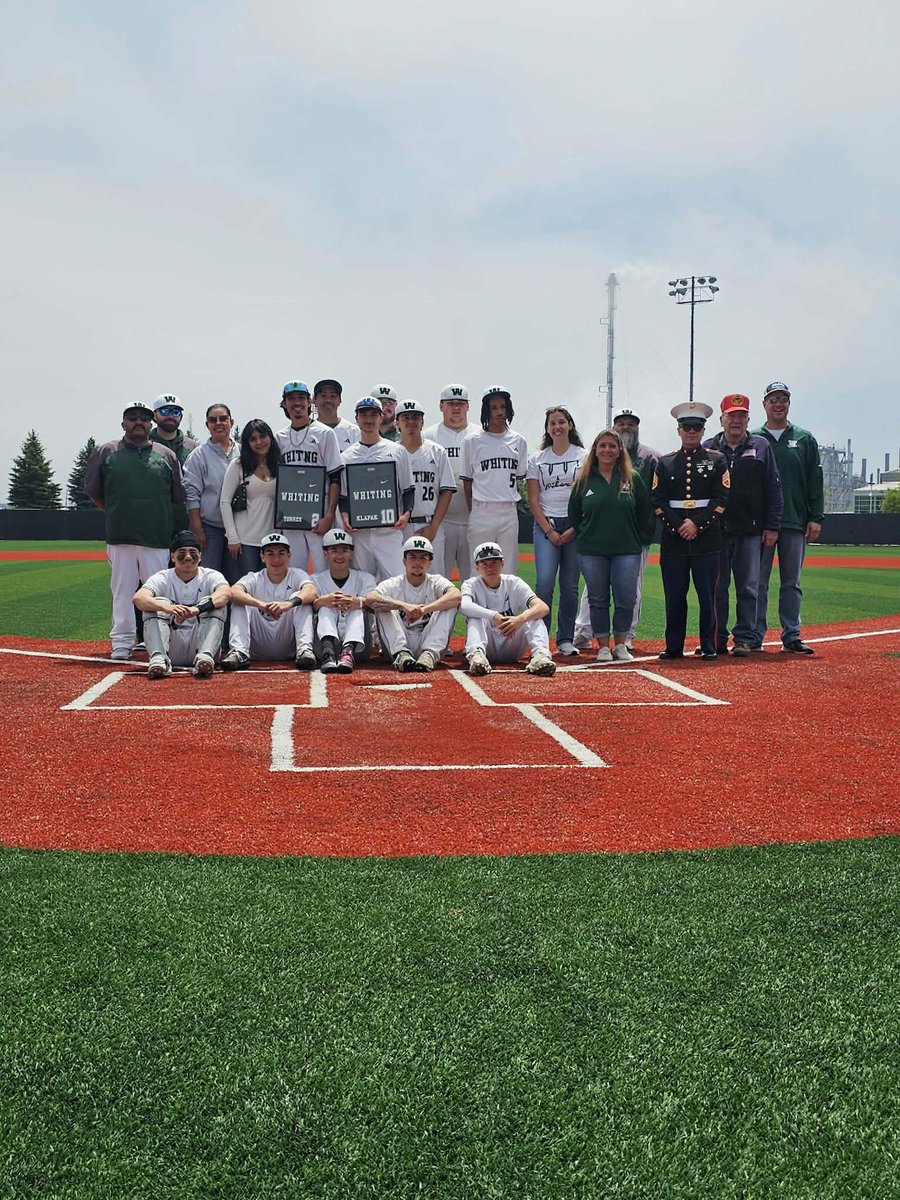Whiting_Sports's tweet photo. News: Senior Celebrations for Softball and Baseball https://t.co/aedD1KJ7DP https://t.co/Dg7LJcQDET