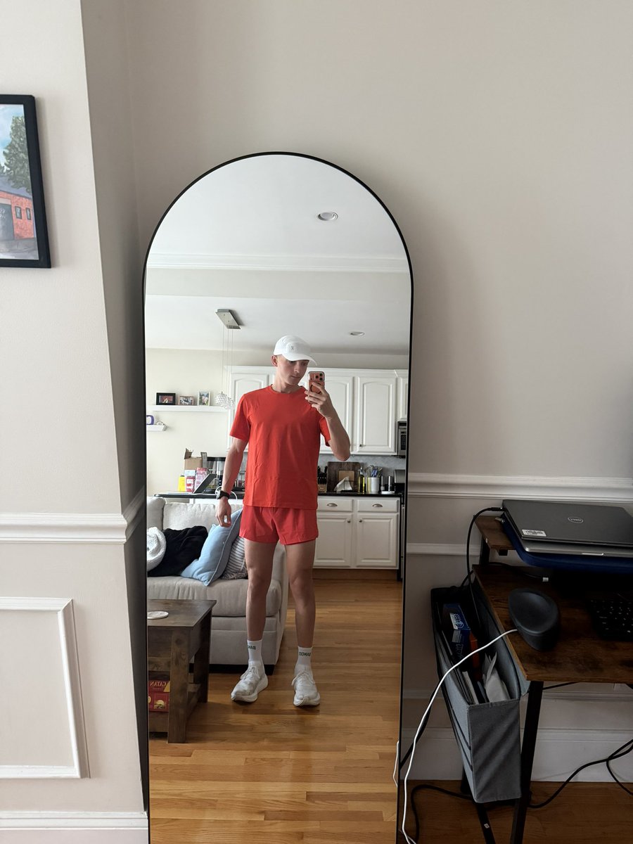 Hank tweet media