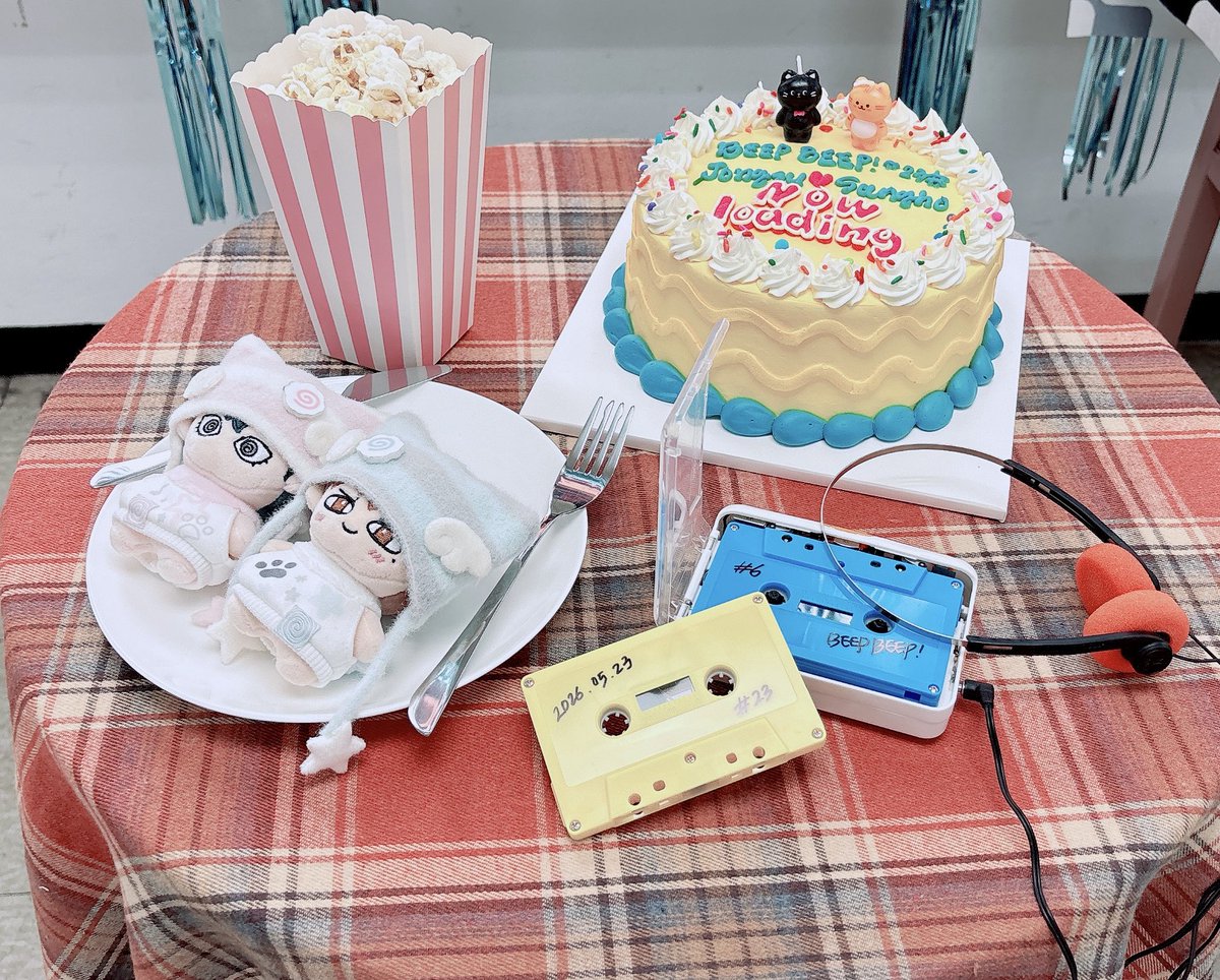 Horamiro0's tweet photo. 😍🖤🤎배포전 즐거웠습니다!!!책 가져가주신 분들도 감사해요! https://t.co/76ohwGnGyT