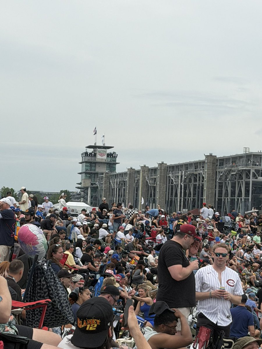 Indy500Pictures's tweet photo. The European mind can simply not comprehend https://t.co/BQnFgretah