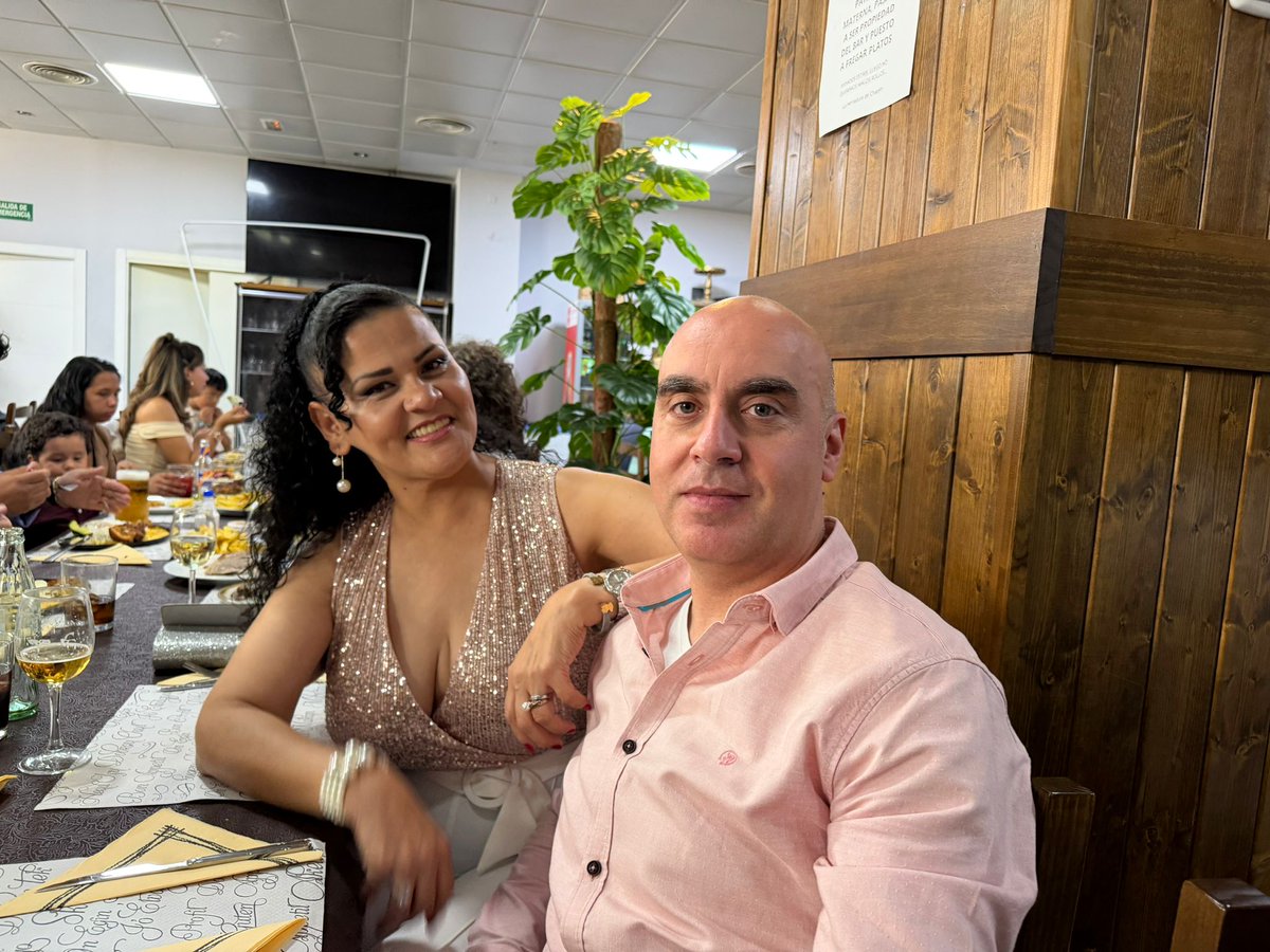 Gardiles13's tweet photo. Día de Celebración..🥂🍾
Por aquí andamos muy bien avenidos celebrando y disfrutando la vida...♥️♥️ https://t.co/yXNXouWiAK