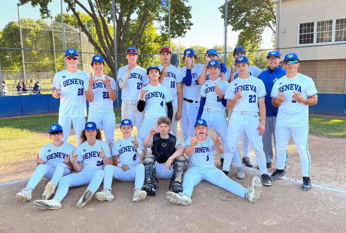 GrahamBurt2028's tweet photo. GREAT season and teammates! Glad to help win the final game with 3 RBI's for the conference title! Football SZN loading... https://t.co/s14Wg2XR0i