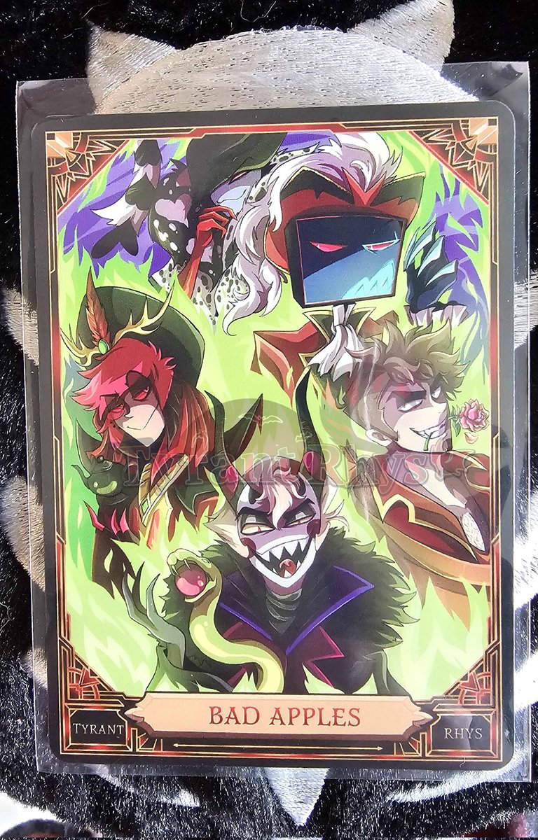 TyrantRhys's tweet photo. In hand villain standees are available now! 
⬇️Link is below!⬇️

Each 6 inches.
3 inch printed base.
Acrylic.

Every order comes with a non-holo trading card!

#HazbinHotelFanart #hazbinart https://t.co/2A1m3qc9J6