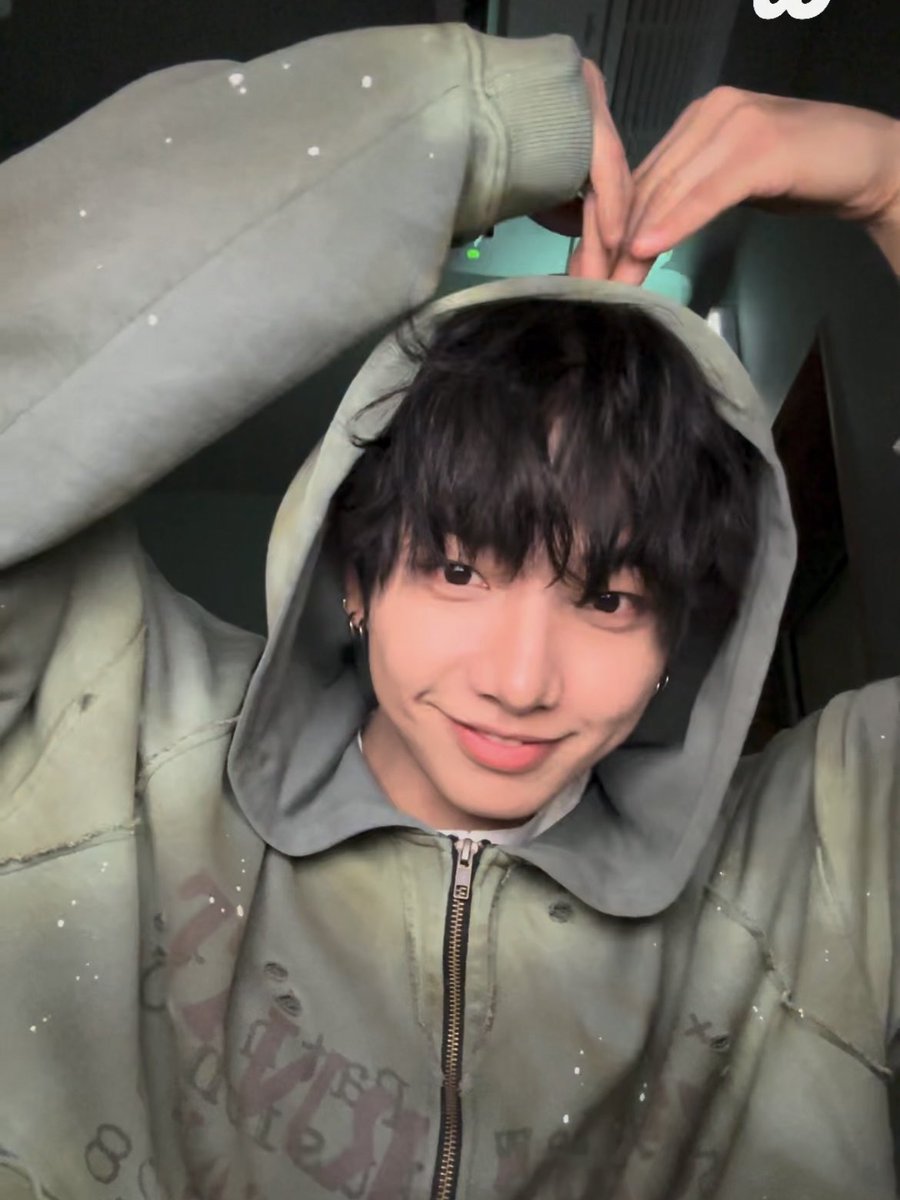 알라뷰쏘명즈🐾 tweet media