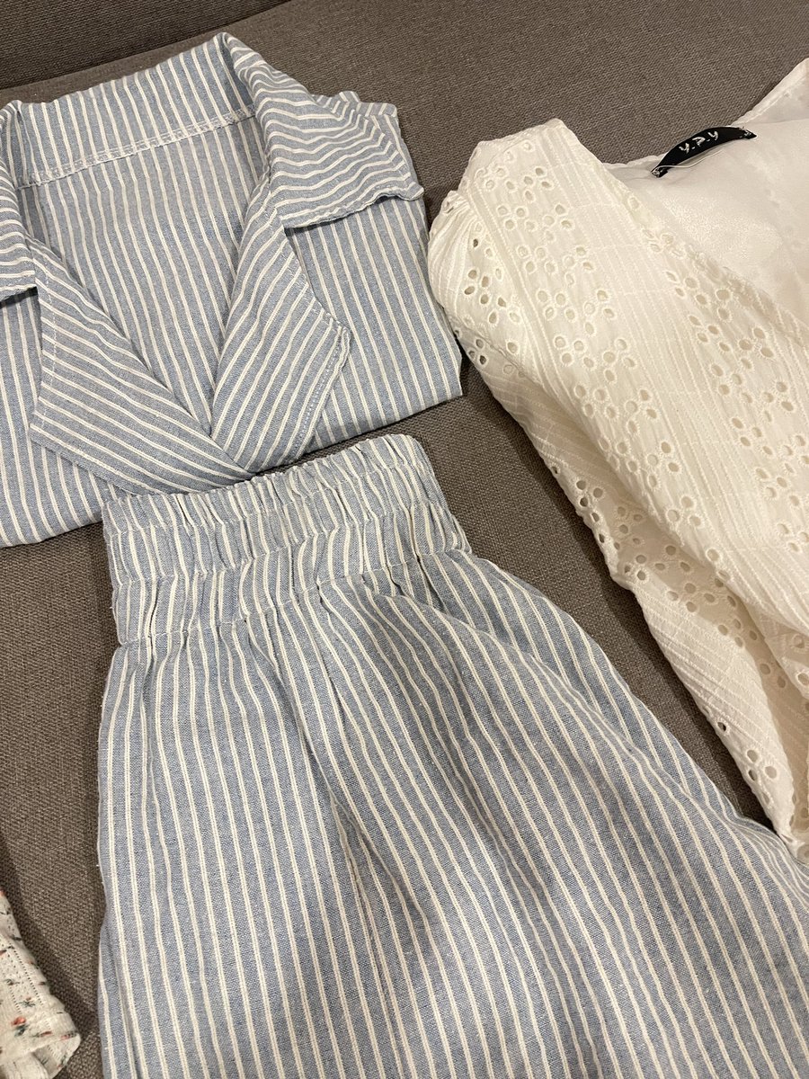 baibaiiab's tweet photo. ขายถูกๆโล๊ะค่ะ ไม่เกินหนึ่งร้อย

ค่าส่ง 45 ปัก 40

#เสื้อผ้ามือ2 #ส่งต่อเสื้อผ้า #เสื้อผ้ามือสอง #โล๊ะตู้เสื้อผ้า #ส่งต่อเสื้อผ้า  #ส่งต่อเสื้อมือสอง  #โล๊ะตู้เสื้อผ้ามือสอง #โล๊ะตู้ #ส่งต่อเสื้อผ้า https://t.co/GaYAyZemOG