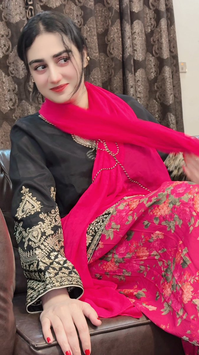 Samna Khan tweet media