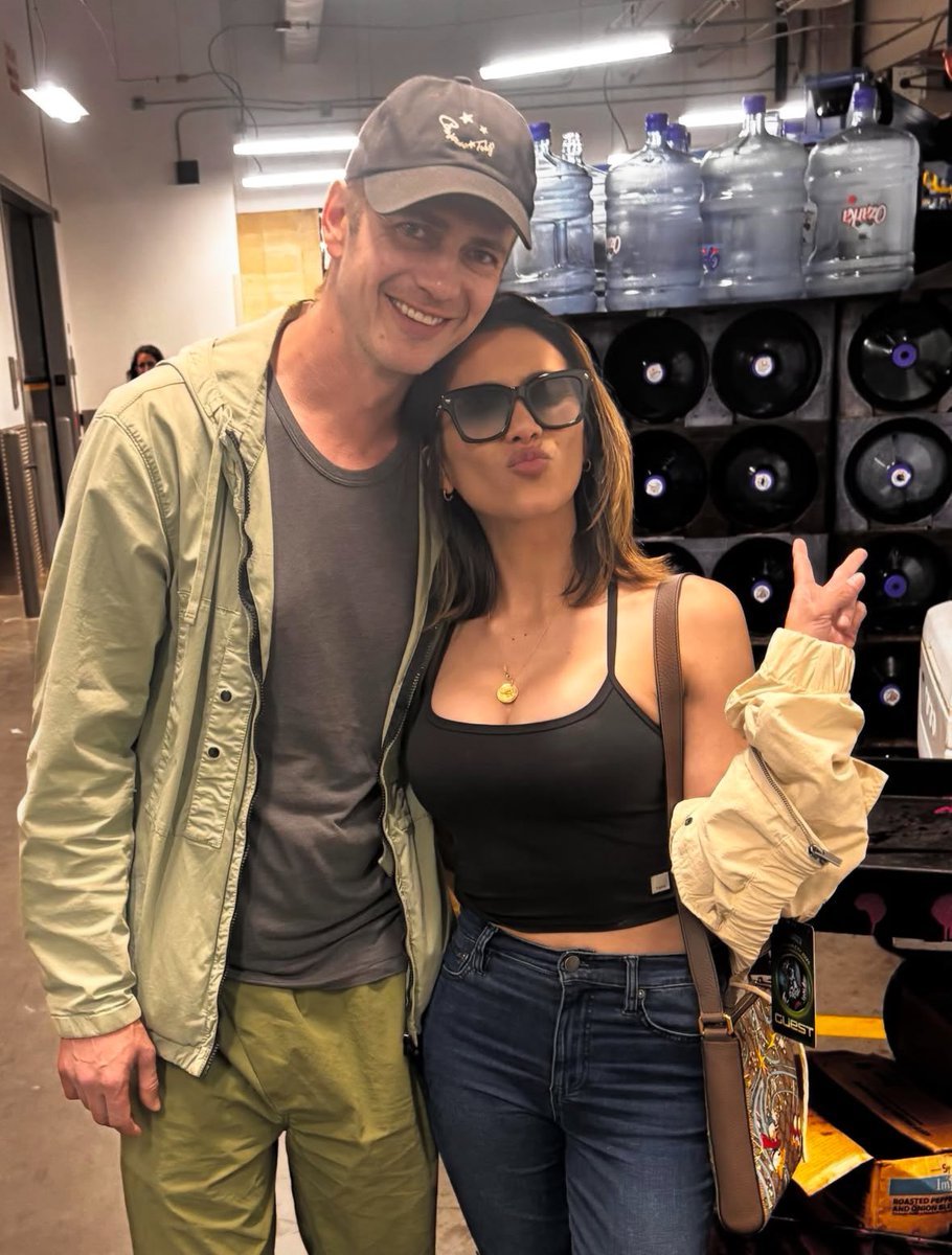 ahsokascloak's tweet photo. Hayden at GalaxyCon Oklahoma City. 

IG: cristinavox https://t.co/aQceLmprzJ