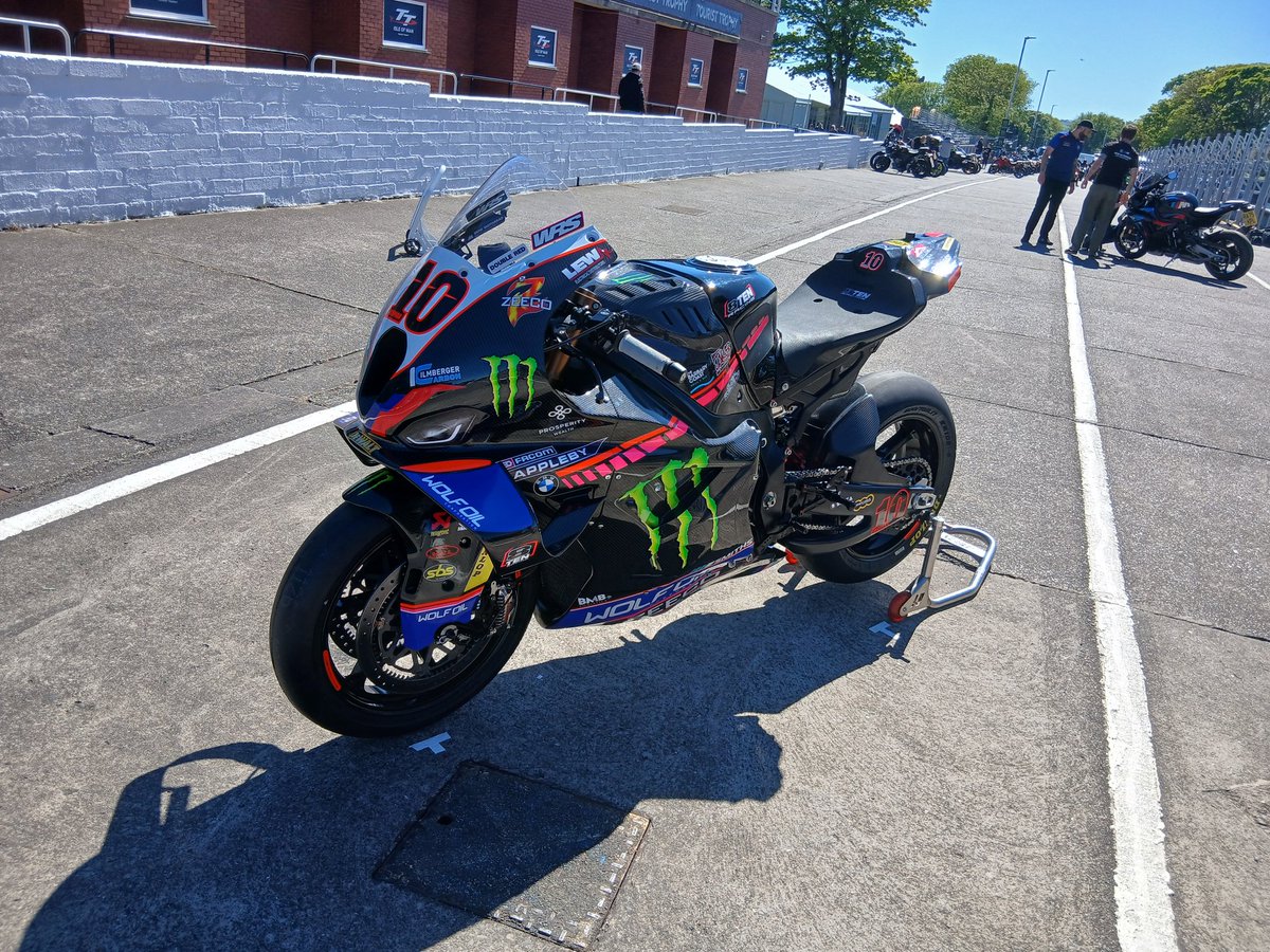 crcmotorcycles tweet media