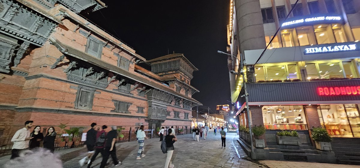 RobertMaxian's tweet photo. Evening at Kathmandu Durbar Square 🇳🇵✨ The place where ancient wood carvings, sacred temples and the pulse of modern Nepal come together in perfect harmony. #Kathmandu #Nepal #DurbarSquare #Heritage https://t.co/owKX5ZBVL7