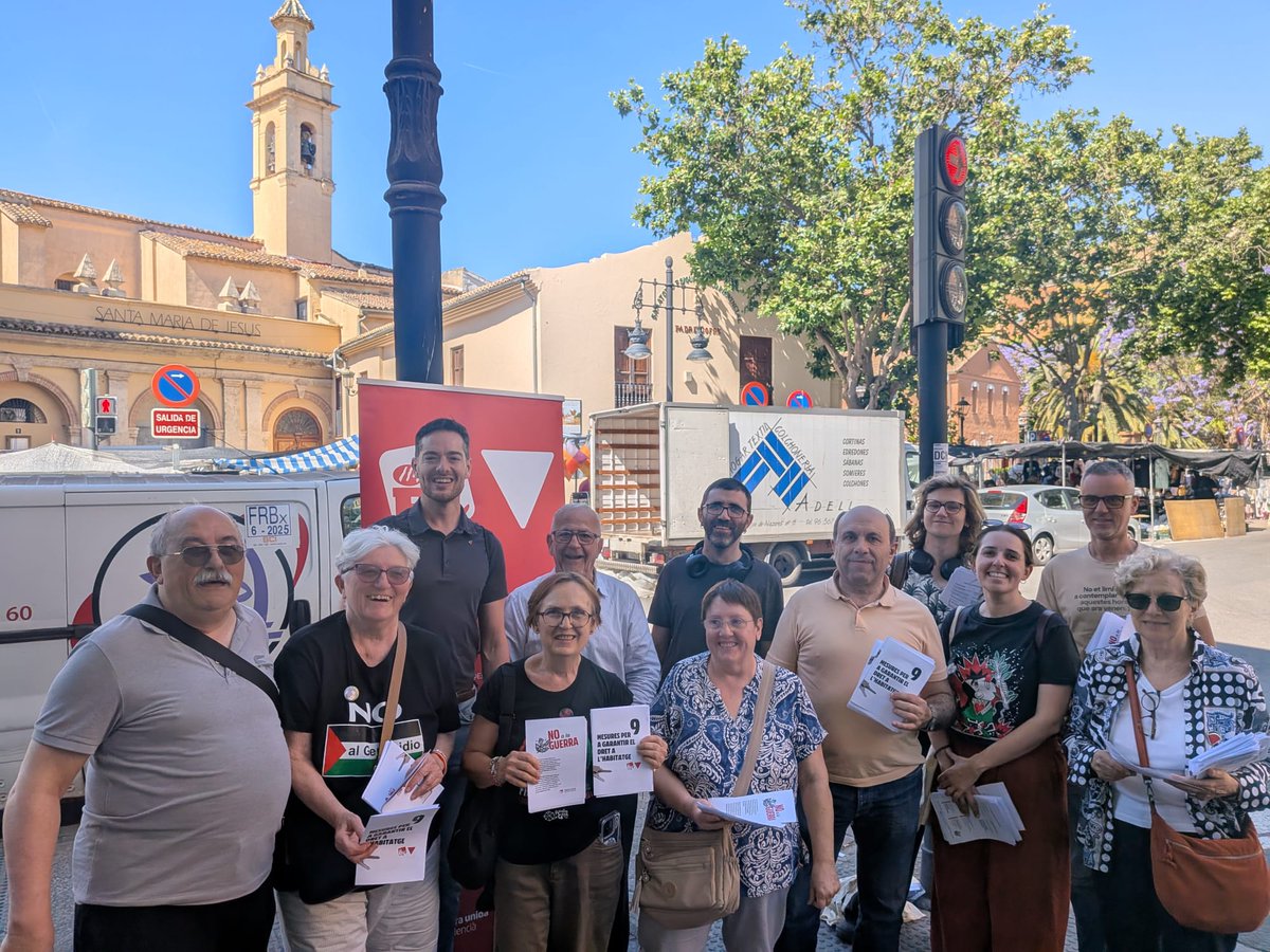 EU_Valencia's tweet photo. Al carrer, amb la nostra gent, defensant que Valencià no pot estar segrestada per rendistes i especuladors.

Tan sols un any per a canviar-ho tot.✨ https://t.co/OKTO8zgidw