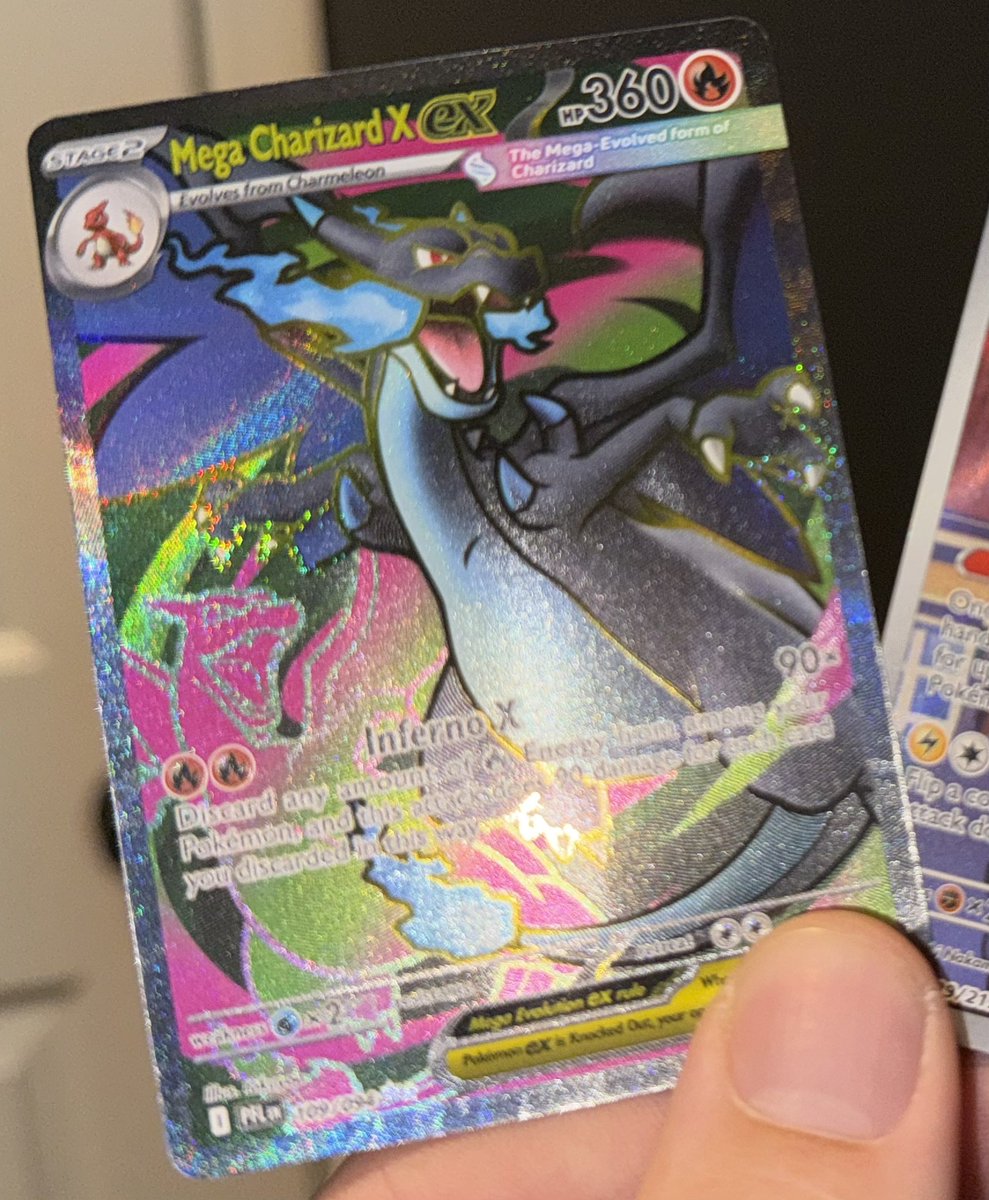 CharizardEats tweet media