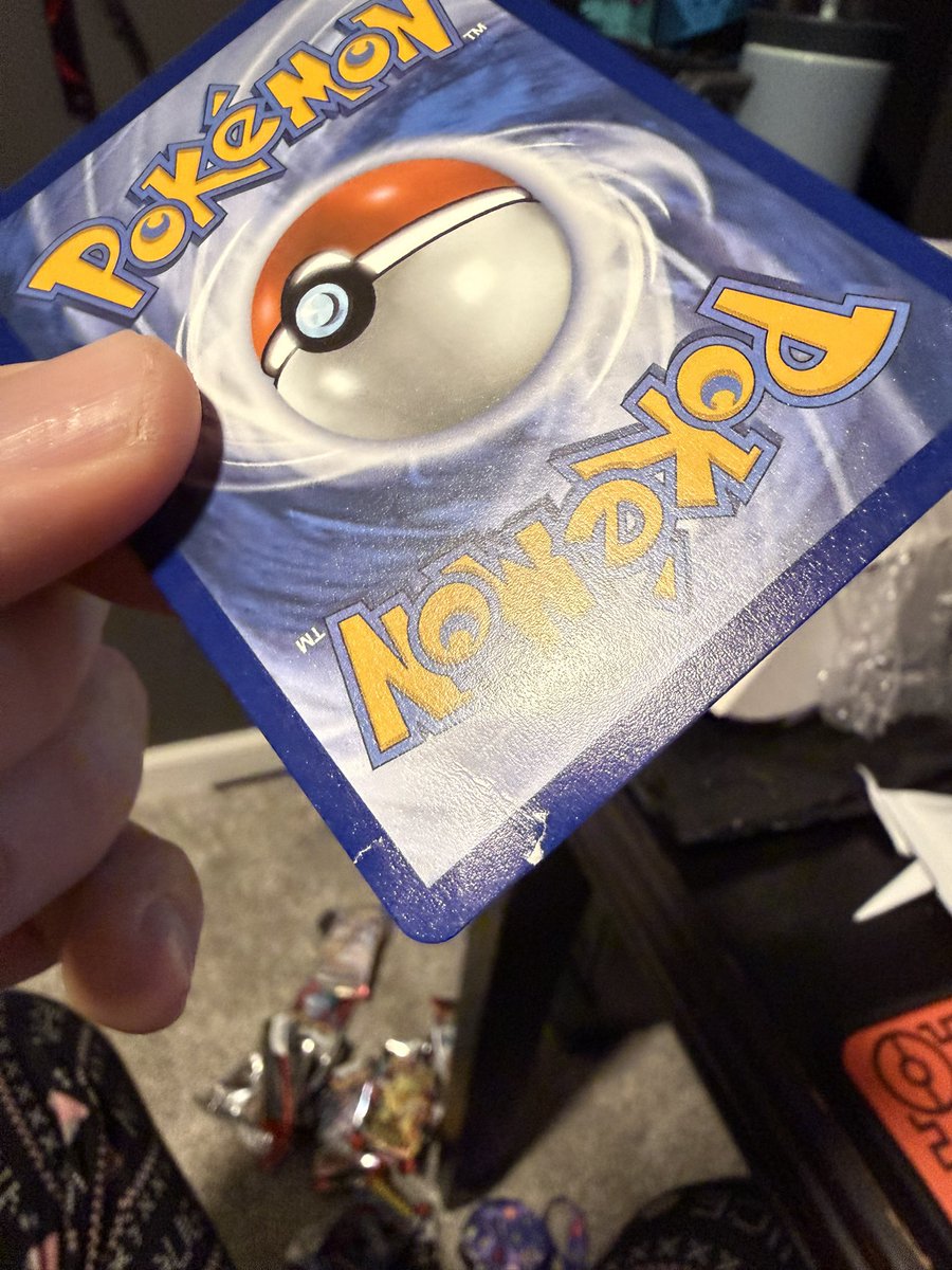 CharizardEats tweet media