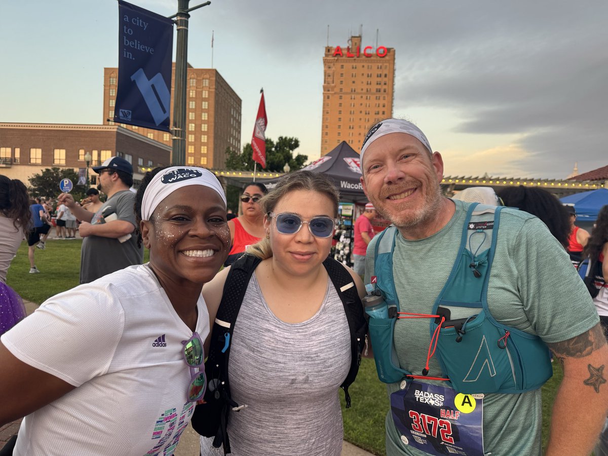 DrTiffanySpicer's tweet photo. What a weekend! Graduations ✔️ Half-marathon ✔️ Proud of our @WacoISD staff I saw on the grind this morning! Even got to take part in their 1st half marathon! 13.1 ✔️ 70.3 loading! #InspireExcellence #TEAMWaco26 https://t.co/dtQ9aZRWl1