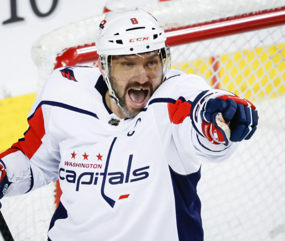 byGeoffThompson's tweet photo. 🎲 Who Am I? #Gr8ness Guessing Game 🎰

✔️ I have assists on 12 Ovi goals (four in the playoffs)
✔️ First was goal 1⃣5⃣5⃣ final was playoff goal 1⃣1⃣
✔️ I assisted all three tallies of Ovi's 7th hat trick (Super Bowl 2009)

Good luck! #ALLCAPS 

https://t.co/nSpUOXvM4a https://t.co/ccXcxZ85hL
