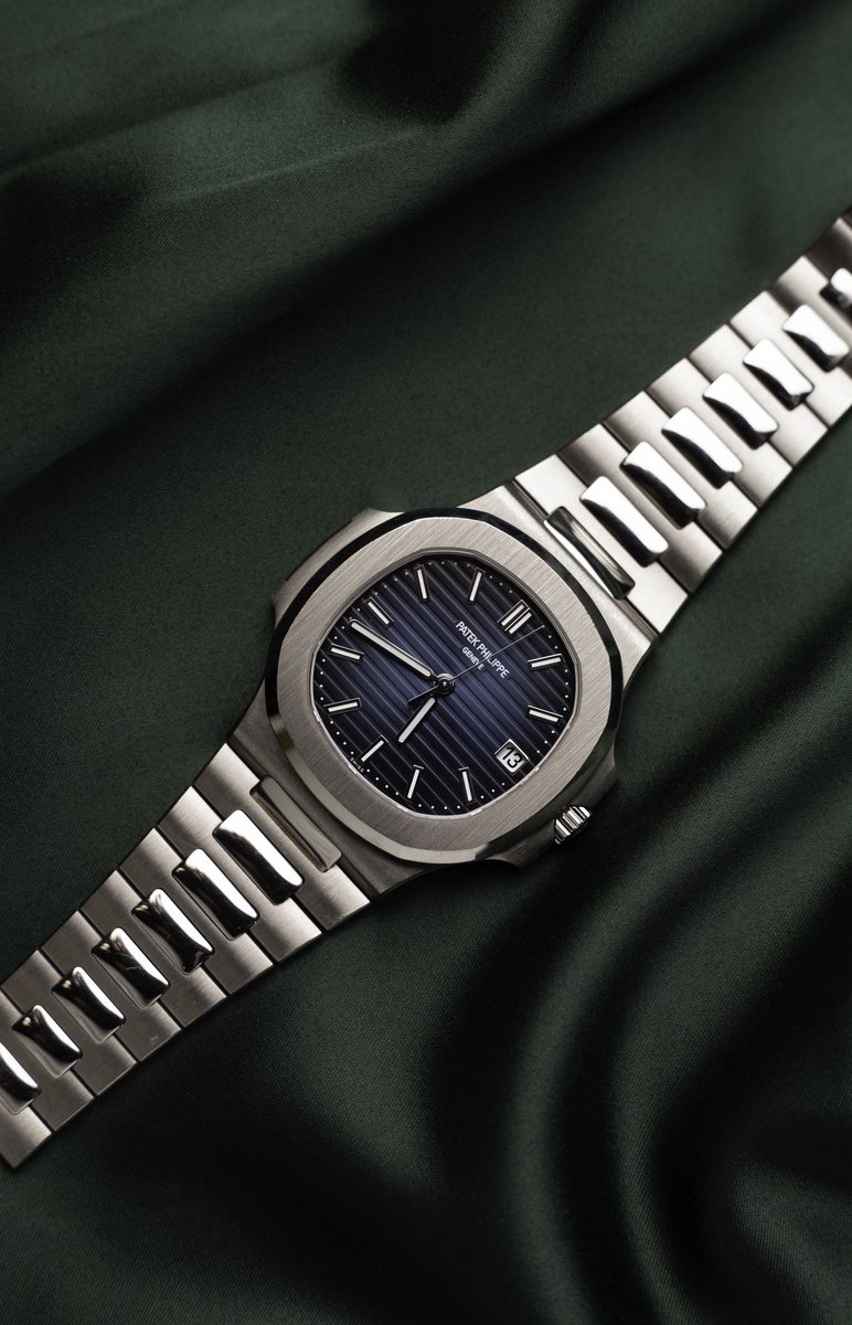 AtelierAmiri's tweet photo. Patek Philippe is the watch your grandfather buys to flex on your other grandfather.

Founded 1839. Still family-owned. The only “Holy Trinity” brand that never sold out.

And somehow, the most hyped sports watch of the last decade came from this stuffy Geneva dress-watch house. Here’s how 👇