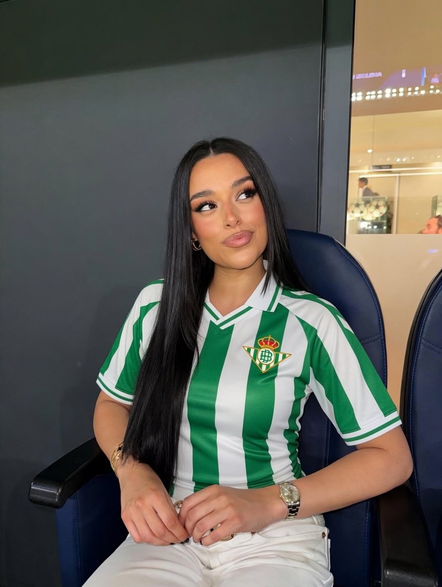 María RM tweet media