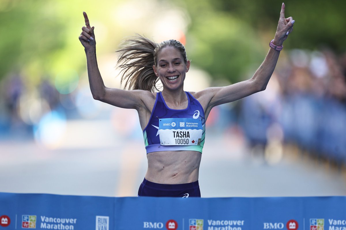 BMOVanMarathon's tweet photo. Natasha Wodak sets a new BMO Vancouver Half Marathon event record with a gun time of 1:12:01 🥳 🇨🇦 https://t.co/KILV9bYFr9 https://t.co/K8cP37Plus