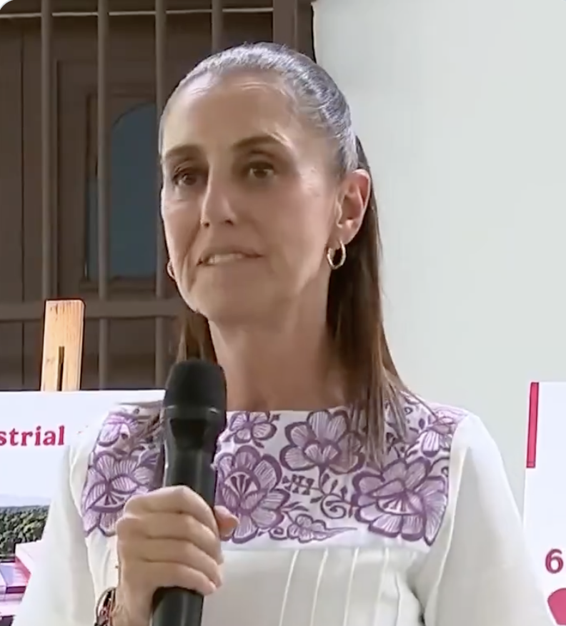 Hermosillog's tweet photo. Esta señora ya lleva 600 días en el poder, es decir, un año, siete meses y veintitrés días exactos. Y da la impresión, querido lector, de que ya entró de lleno en la recta final de su propia agonía.
El semblante de doña Claudia es preocupante: mirada opaca, hombros caídos, gesto de quien arrastra un cansancio que ya no disimula. Se ve exhausta, fastidiada y, para qué negarlo, con ese aire de enferma que ni el mejor maquillador de Palacio logra ocultar. Y sin embargo, con la tozudez de quien no tiene marcha atrás, insiste en repetir como mantra:
"Jamás nos vamos a separar de López Obrador… porque somos lo mismo".
Cuidado, señora Presidenta. Mucho cuidado con esa frase. Porque si de verdad son lo mismo, como usted proclama con tanto orgullo, entonces el Departamento de Justicia de Estados Unidos no tardará en considerar que también usted forma parte del mismo paquete.
Y cuando empiecen a caer los expedientes por los amorosos vínculos con el n@rco, la frase “somos lo mismo” podría convertirse, más temprano que tarde, en su propia sentencia.