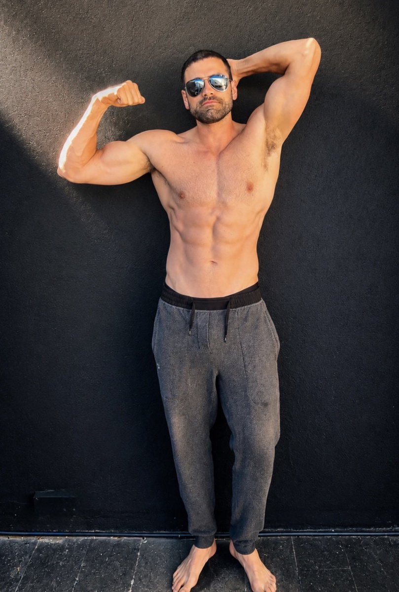 chasingfitOF's tweet photo. Who wants to come take a sniff? 👃 https://t.co/B9EjeZ7rLK