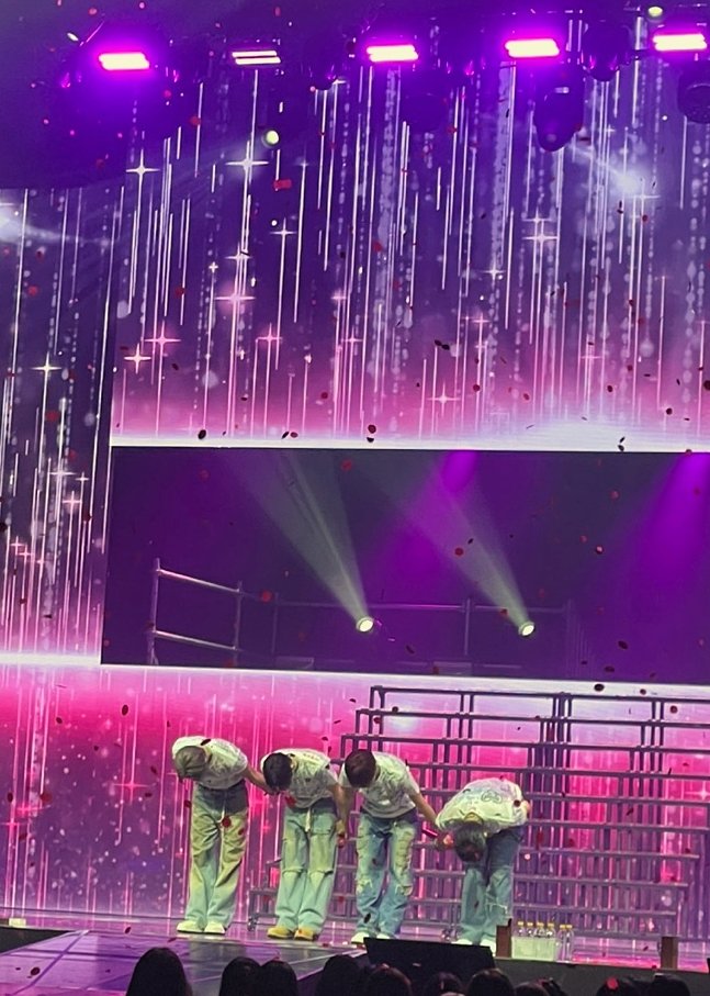 ddinttory's tweet photo. 평생 사랑한다고 해줄 수 있음! 
평생 뒤돌면 그자리에 서있을 자신 있음! 
너의 행복만 바라 #이대휘 #ab6ix https://t.co/9VSJOqrBGq