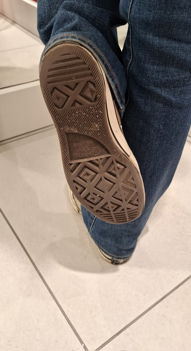 Baddie_Mis's tweet photo. Lick or kiss? 
Moje skarpetki są przepocone po całym dniu... Kto chce zdjęcie? 😋

findom femdom feet foot blik bliczek kod kodzik socks mistress domme uległy atm bankomat https://t.co/n0kvd8a9R0