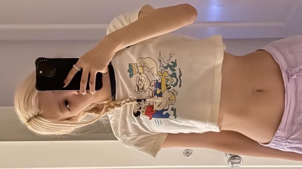 rosie tweet media