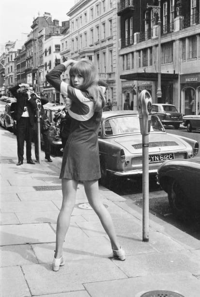 pxttieboyd's tweet photo. Pattie Boyd wearing an outfit designed by Ossie Clark ♡ April 21st 1966 https://t.co/dkIXlWNEjP
