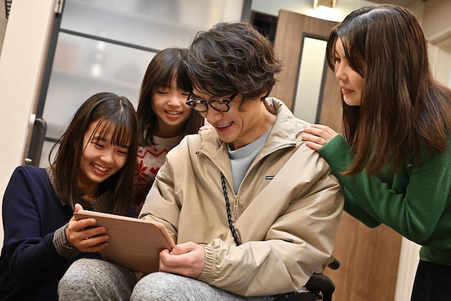 realsound_m's tweet photo. 【第7話振り返り】『GIFT』悩める玉森裕太に堤真一がかけた言葉　日曜劇場が問い続ける父親のあり方

https://t.co/7UPu3bJkam

#日曜劇場ギフト #堤真一 #玉森裕太 https://t.co/WGGTLNYDic