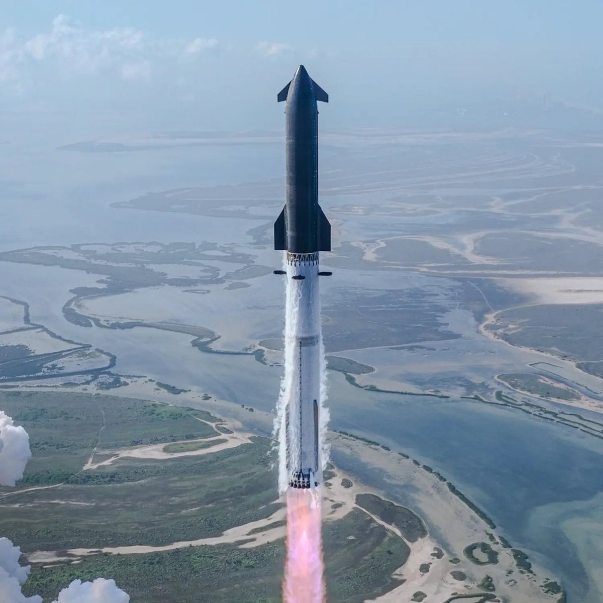 pronounced_kyle's tweet photo. *slaps payload bay*

this bad boy can fit so much b2b saas https://t.co/rT0DLRBq7S