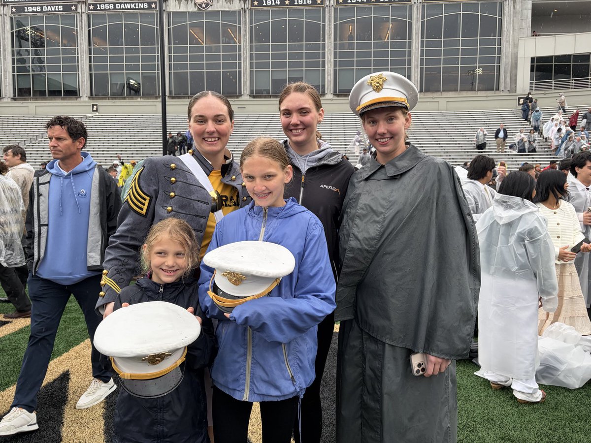JayWebberNJ's tweet photo. Congratulations to the @WestPoint_USMA Class of ‘26 &amp; especially our very own 2D LT Molly Webber on a moving and successful graduation day yesterday! A grateful nation (and very proud parents) say THANK YOU for your service! https://t.co/WFtGPCmmAT
