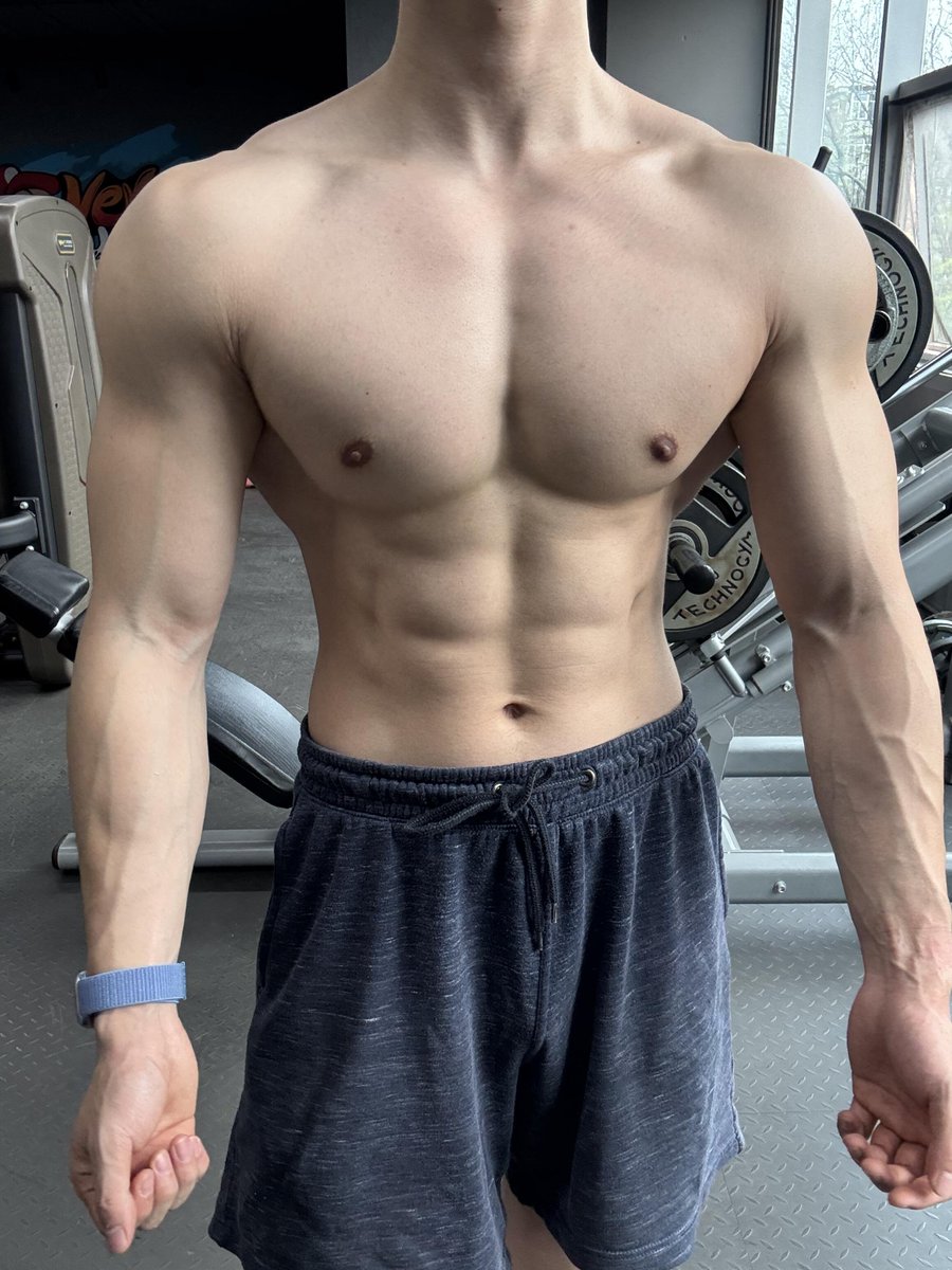 muscledailyid's tweet photo. Kalau mau badan lebih berotot &amp; berisi kayak gini 👇

4 latihan ini wajib lu coba 🫵💪

A Thread! 🧵 https://t.co/rytoOMOWmU