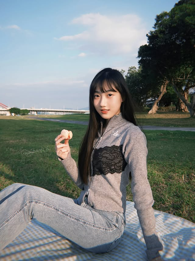menon2097's tweet photo. 認真問  
你們會想跟我約會嗎  ？ 
其實我蠻期待的
不嫌棄的按個 ❤️ https://t.co/5tfleIzoWr